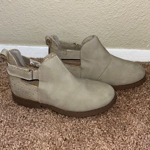 Osh Kosh ankle boots for girls - size 12